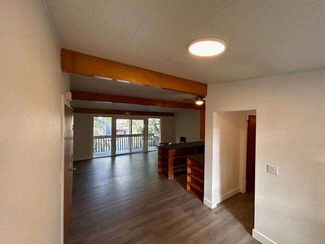 Photo - 465 Winslow Way E Unidad 303