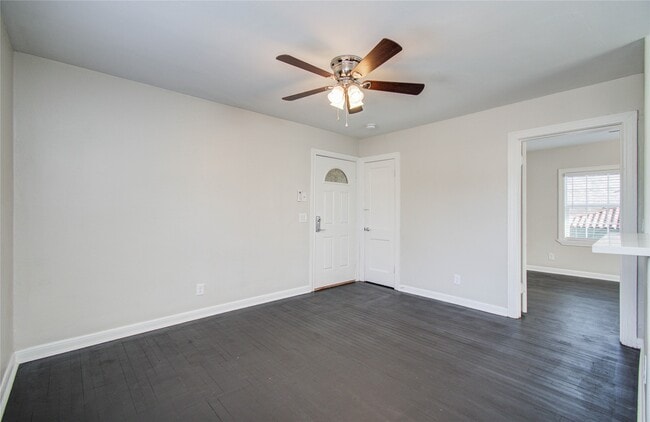 Photo - 710 Hemphill St Unit 2