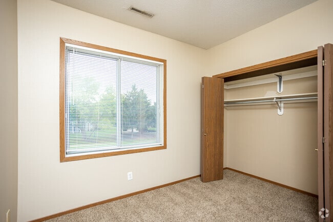 2BR, 1BA - Aspen/892 SF