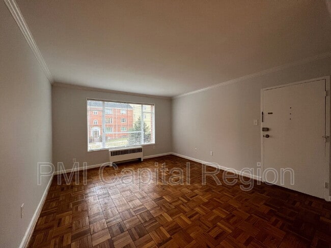 Building Photo - 10411 Montrose Ave Unit Apt 102