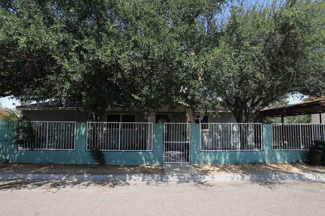 Photo - 2901 Mier St Casa