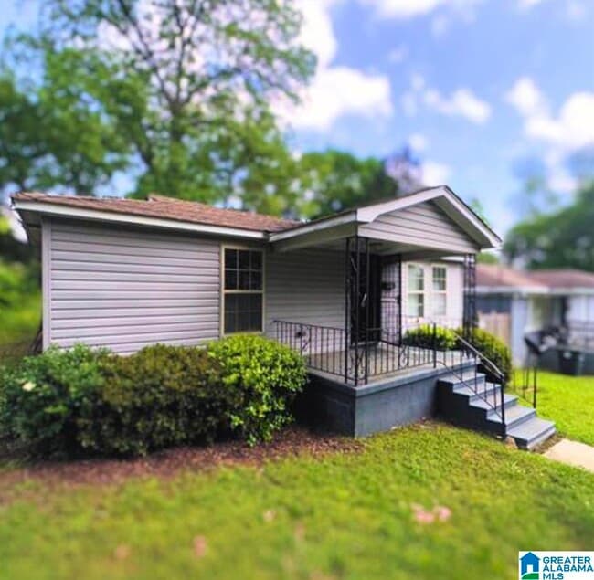 Photo - 4421 43rd St N