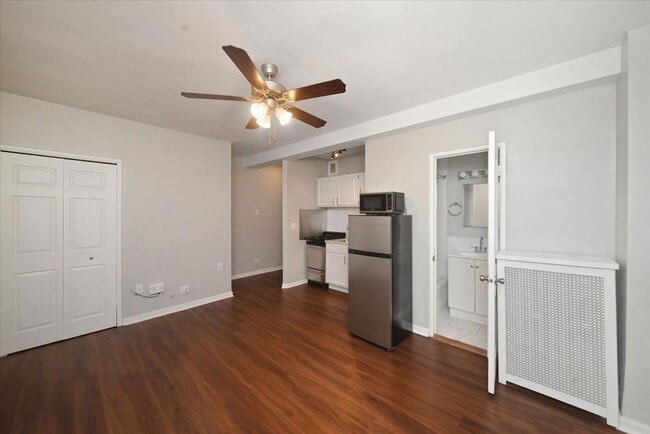 Photo - 1140 N La Salle Dr