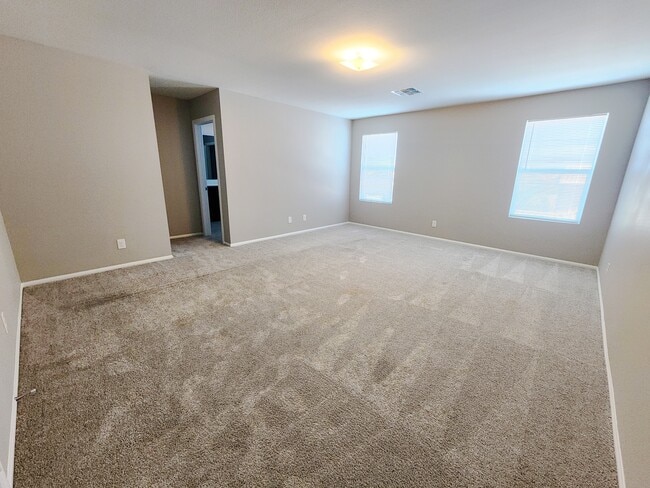 Photo - 5574 Autumn Cliffs Way