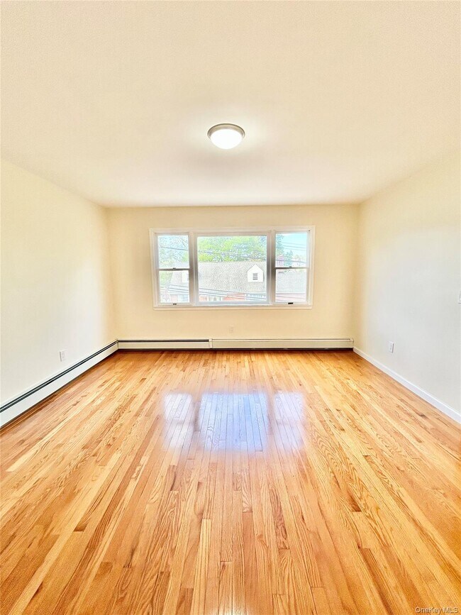 Photo - 164 Rossiter Ave