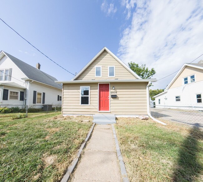 Building Photo - 2936 Dean Ave