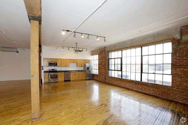 Loft - 1,240 ft² - Artist Lofts DTLA