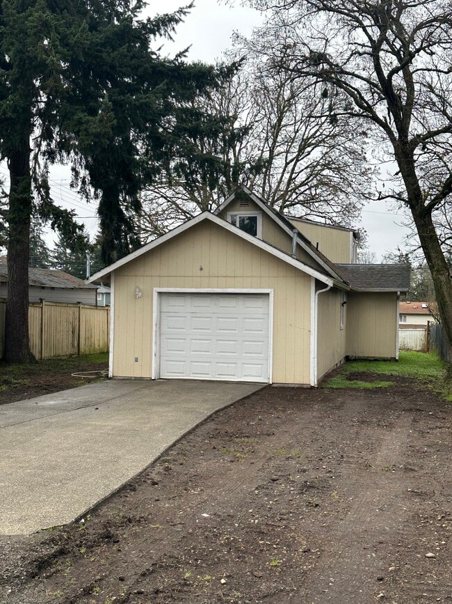 Photo - 206 168th St E