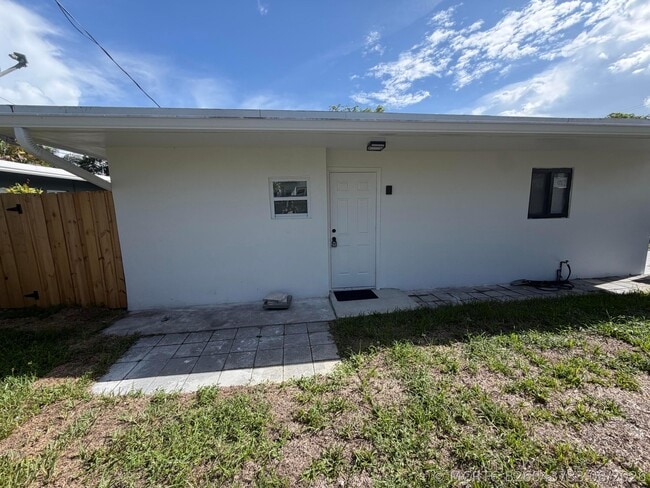 Photo - 160 SE 15th Ave
