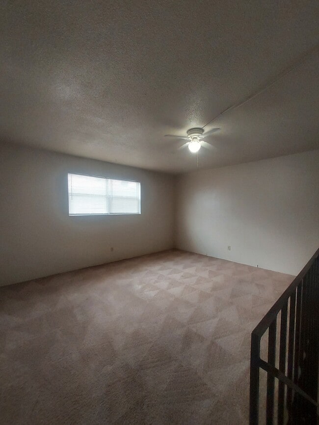 Photo - 189 Buckingham St Unidad C