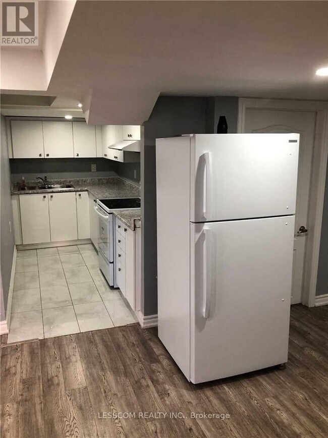 Photo - 29 Cape Dorset Crescent