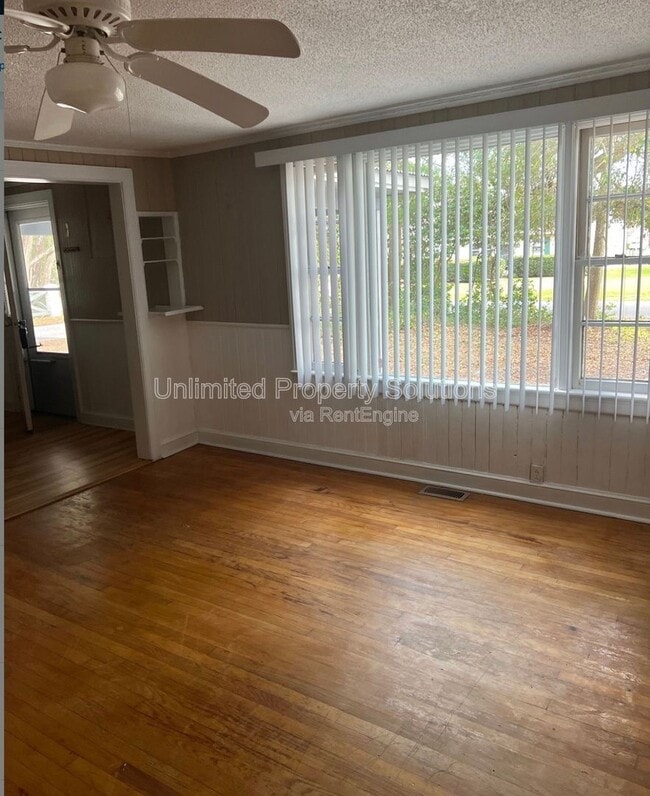 Photo - 223 Myrtle Ave