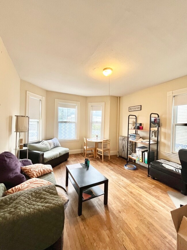 Building Photo - 78 Aldie St Unit 2