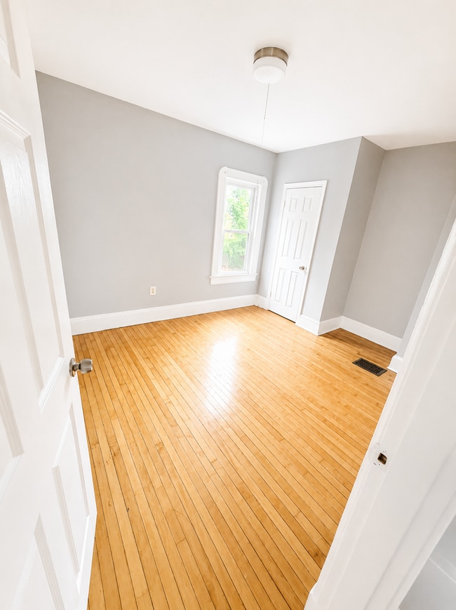 335 Oakland St Unit 1