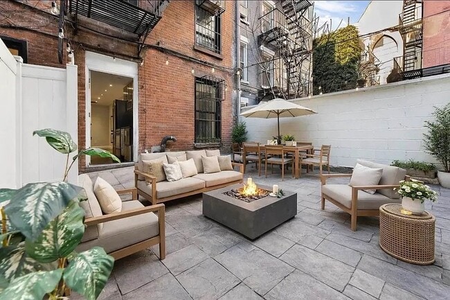 Building Photo - 438 W 52nd St