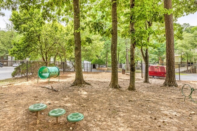 Woodlyn on the Green Apartment Homes