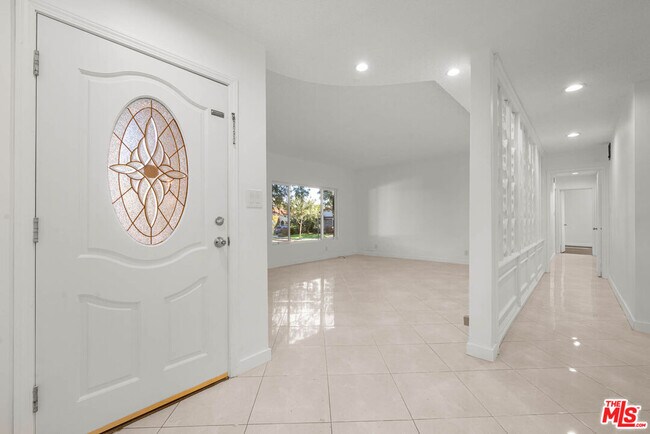 Photo - 8704 Gregory Wy Unit 1