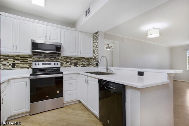 Photo - 8271 Key Royal Cir Unit 924