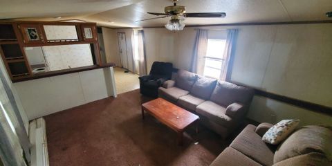 Photo - 8364 Cedar St