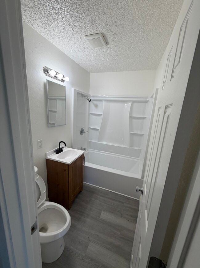 Photo - 440 NW 15th St