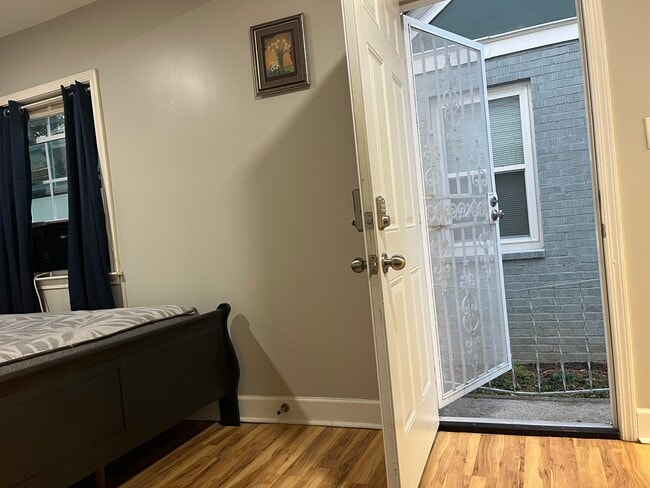 Private entrance for easy deliveries and guest accesss - 761 Kennolia Dr SW Unit #1