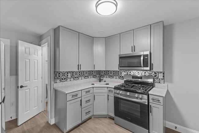 Building Photo - 88-94 Lafountain St Unit 90 Lafountain St