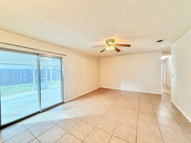 Photo - 67 N 69th Ave