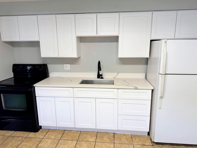 Two-Bedroom Apartment in South Salt Lake! - Two-Bedroom Apartment in South Salt Lake!