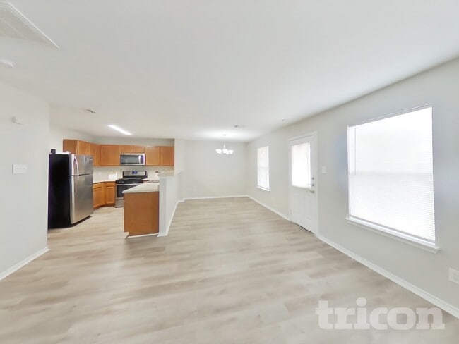 Photo - 2910 Candleside Dr