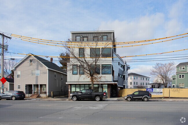 Cloverleaf Condominiums - Cloverleaf Condominiums