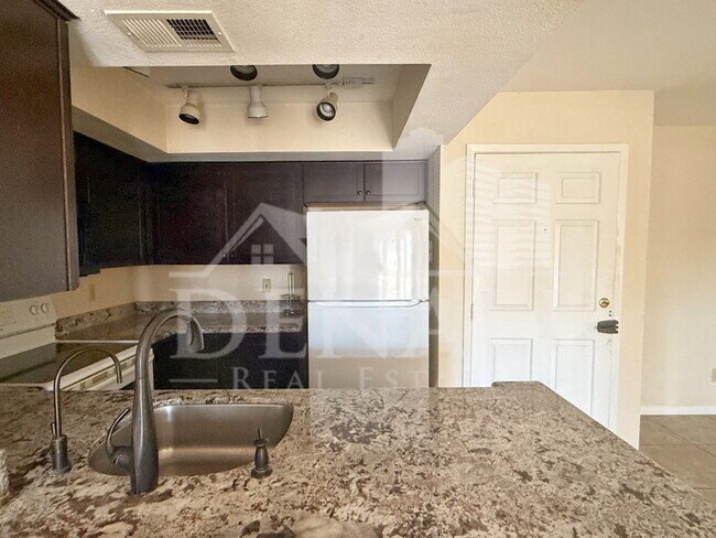 540 N May Unit 1135