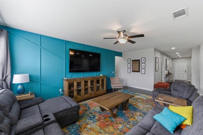 Photo - 2009 Los Olivios Wy