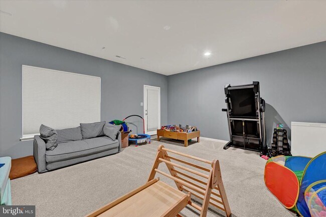 Photo - 7650 Lyndon Ct