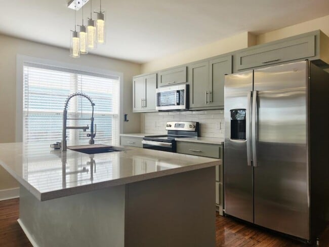 2529 E Admiral Pl Unit D