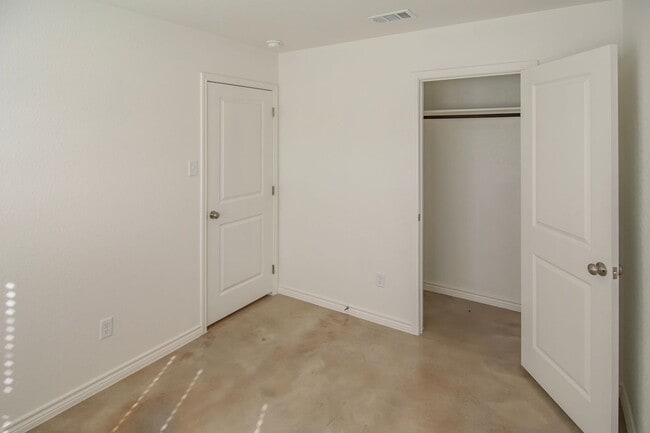 Photo - 1261 Lehmann Dr Unit B