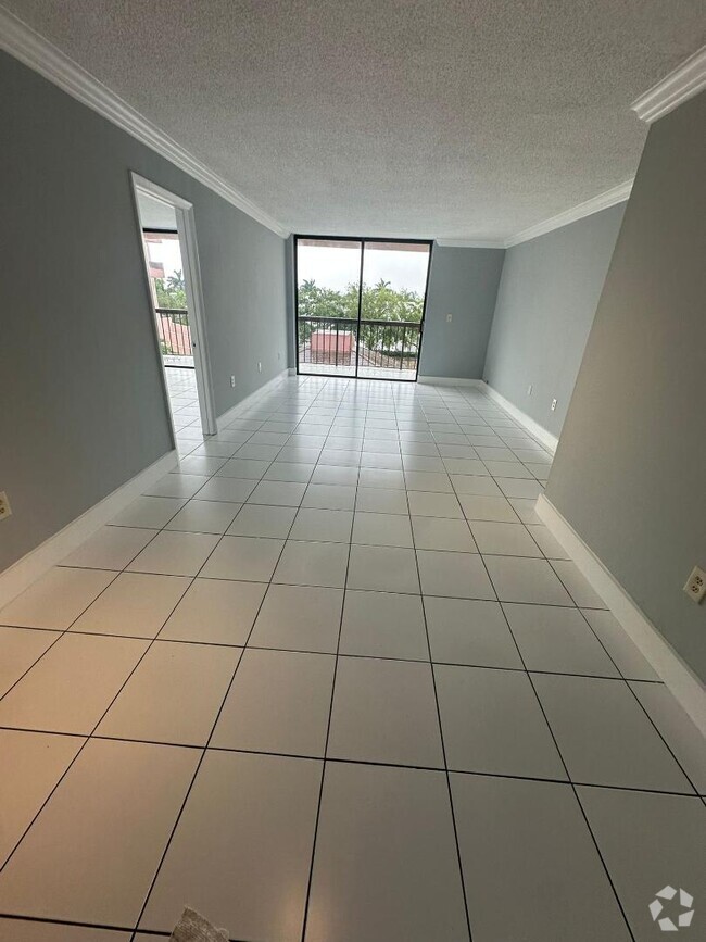 Building Photo - 7040 SW 24th St Rental