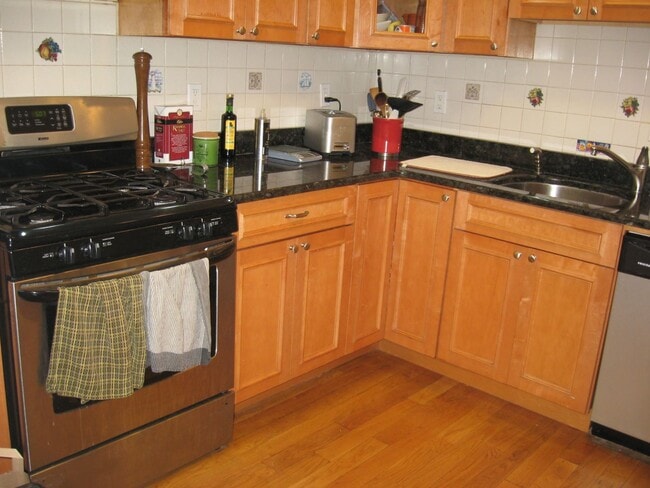 Building Photo - Coolidge Corner Area of Brookline, In-Unit Washer and Dryer, One Parking Space is Included