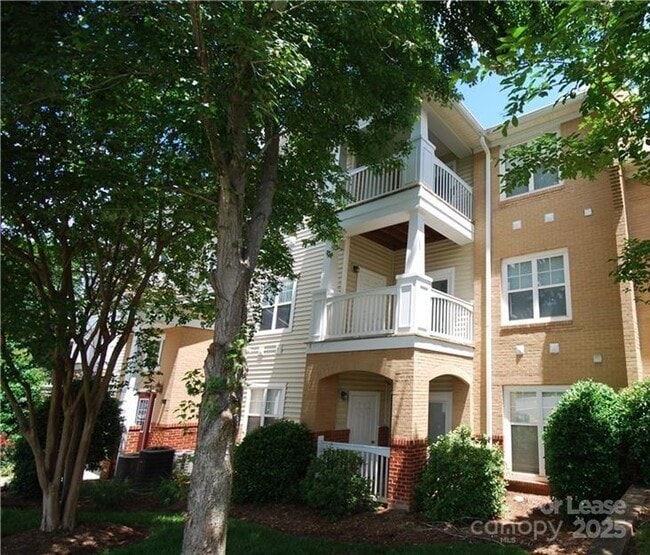 Building Photo - 16246 Redstone Mountain Ln Rental