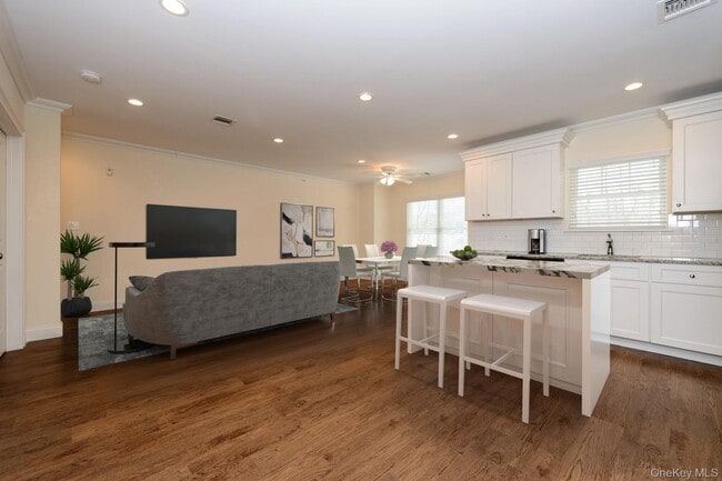 Photo - 24 Creek Rd Unit 205