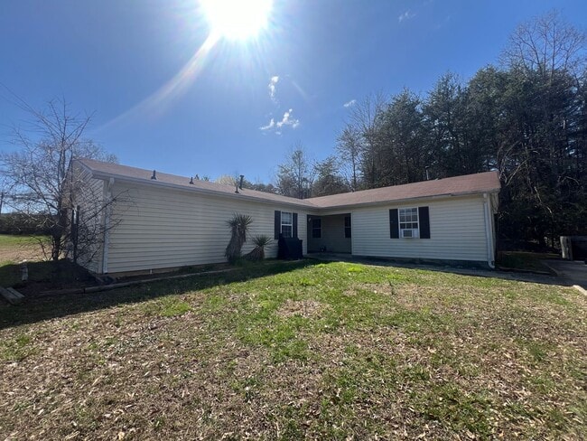 Building Photo - 820 Sharpe Rd Unit A Rental