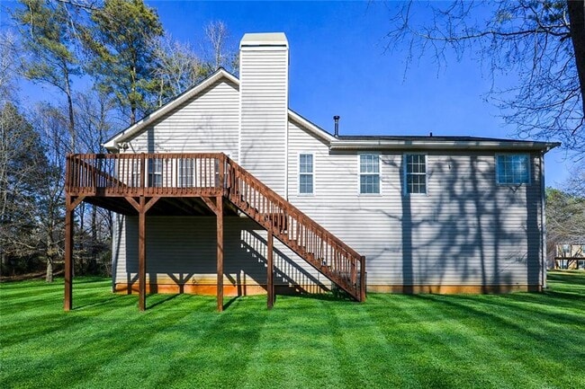 Building Photo - 5747 Graceland Dr SW