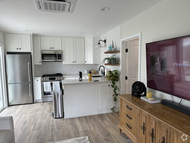 Building Photo - 2252 Radnor Ave Unit A Rental