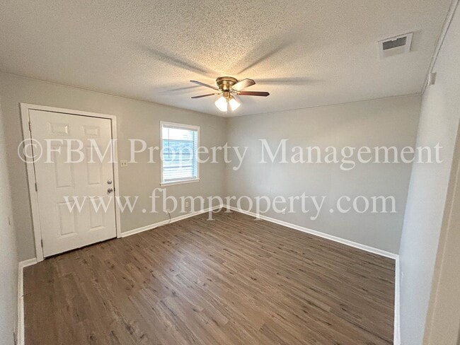 Photo - 330 W College St Unit 7