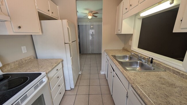 Photo - Spacious 2BD/2BA Duplex