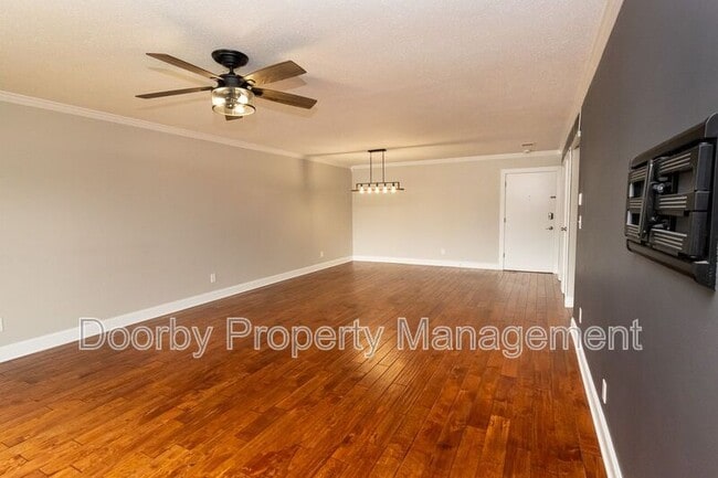 Photo - 568 River St