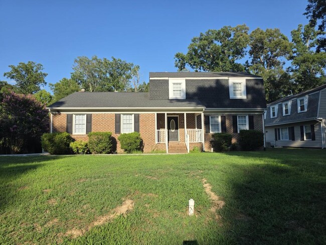 Building Photo - 212 Stratford Dr
