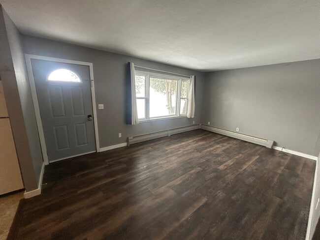 Photo - 1319 W Alcott Ave