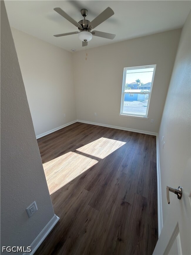 Photo - 2381 Oleander St