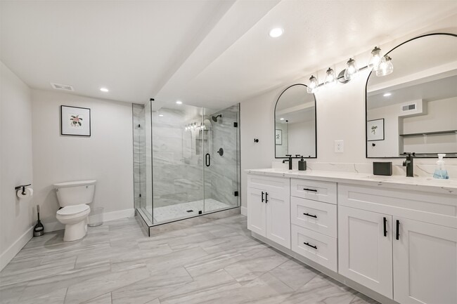 Building Photo - 1715 30th St