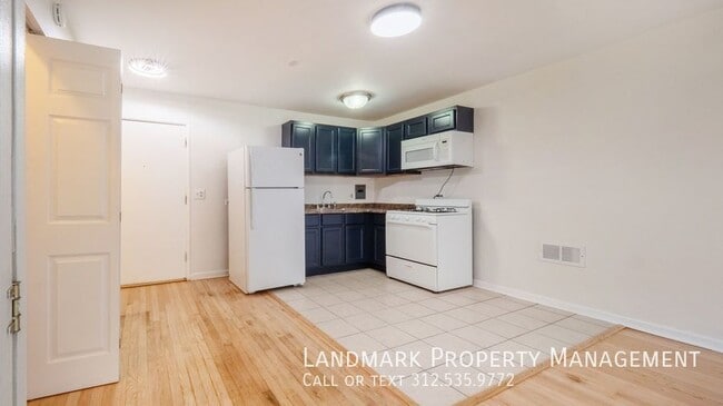 Photo - 2401 W Balmoral Ave Unit 2D